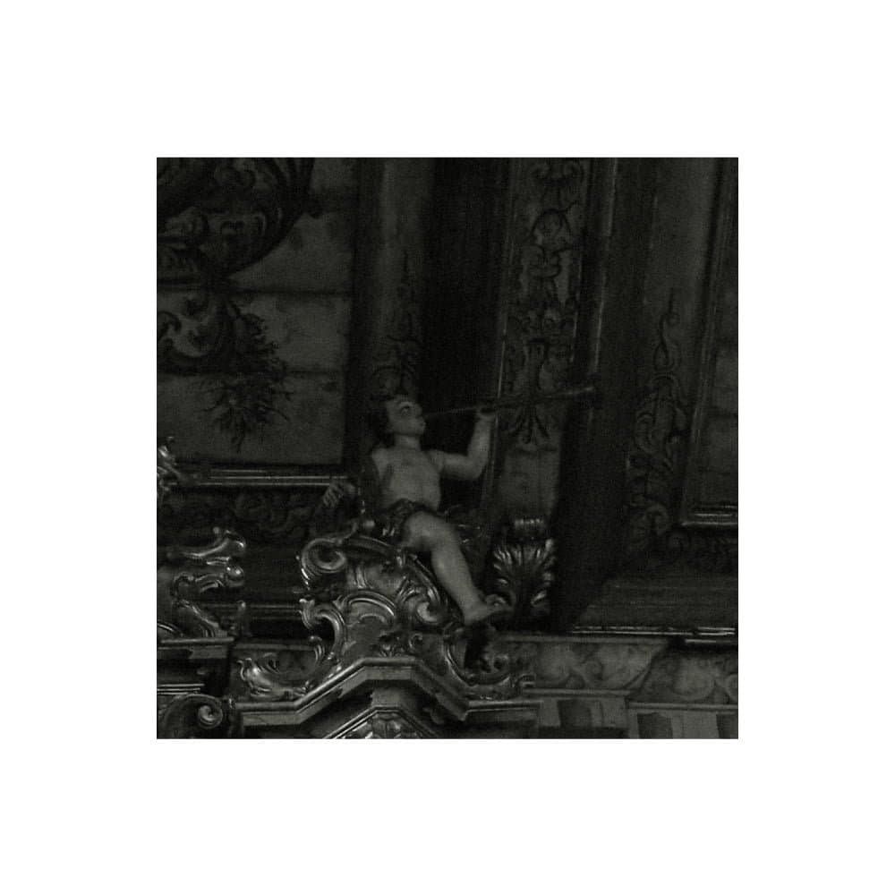 Guerras, maçãs e música, crônica de ato